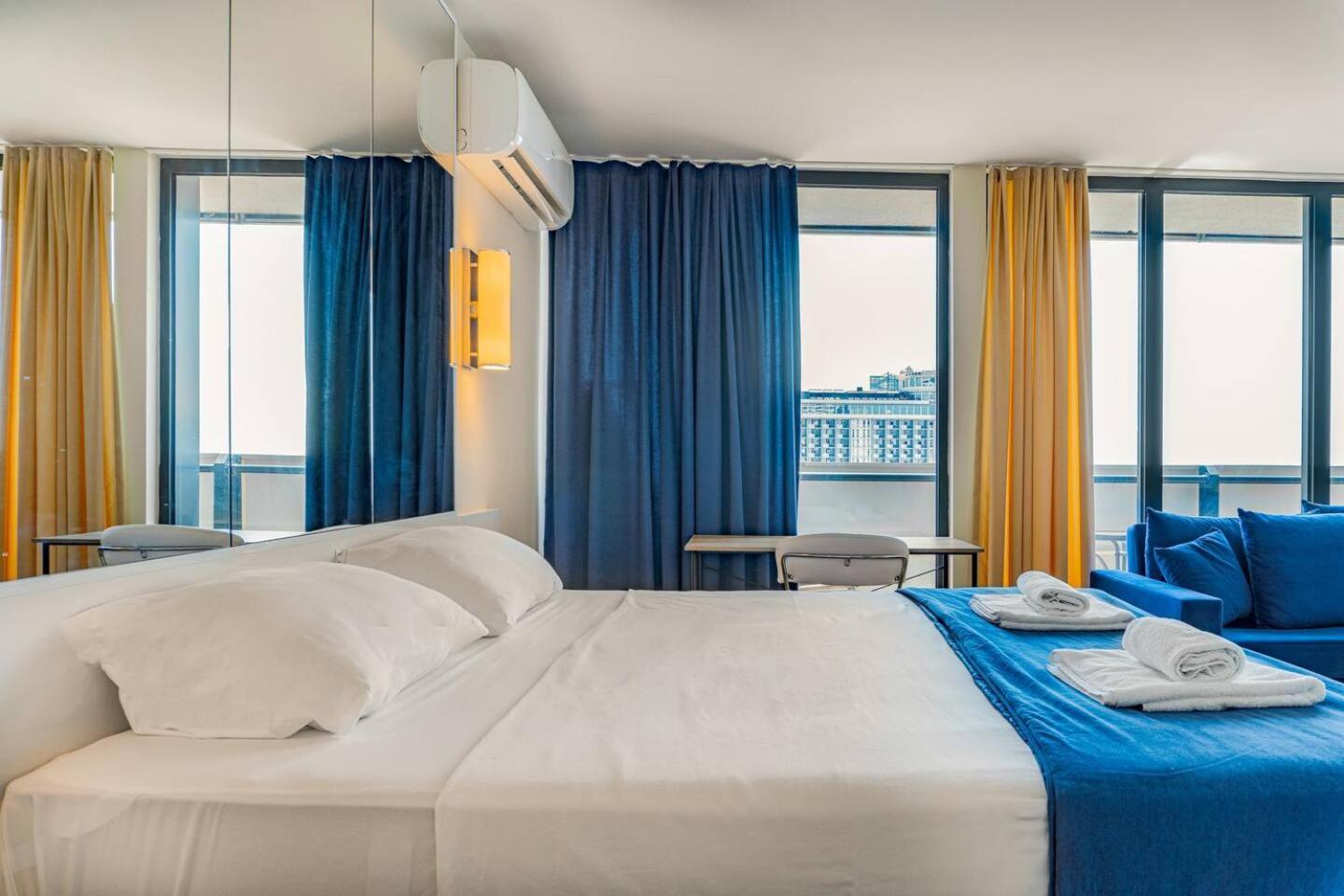 Orbi City Block A Floor 10 Room 40 Батуми Экстерьер фото
